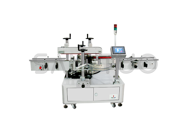 Double head diagonal seal labeling machine