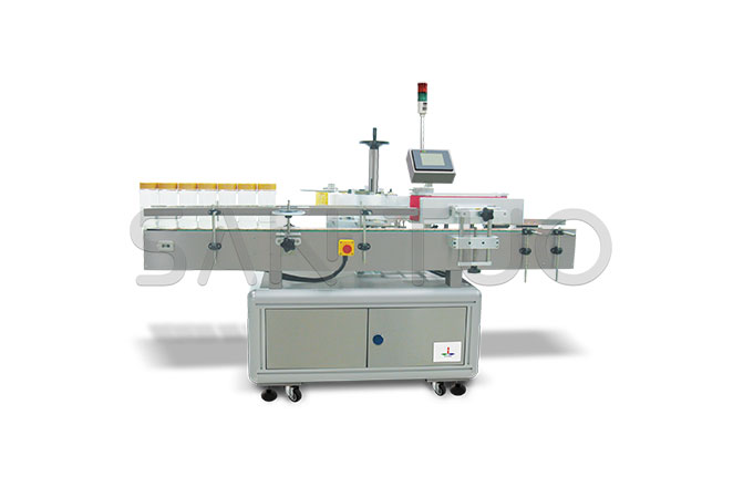 Vertical square bottle labeling machine